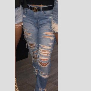 American Eagle high waisted ripped mom jeans